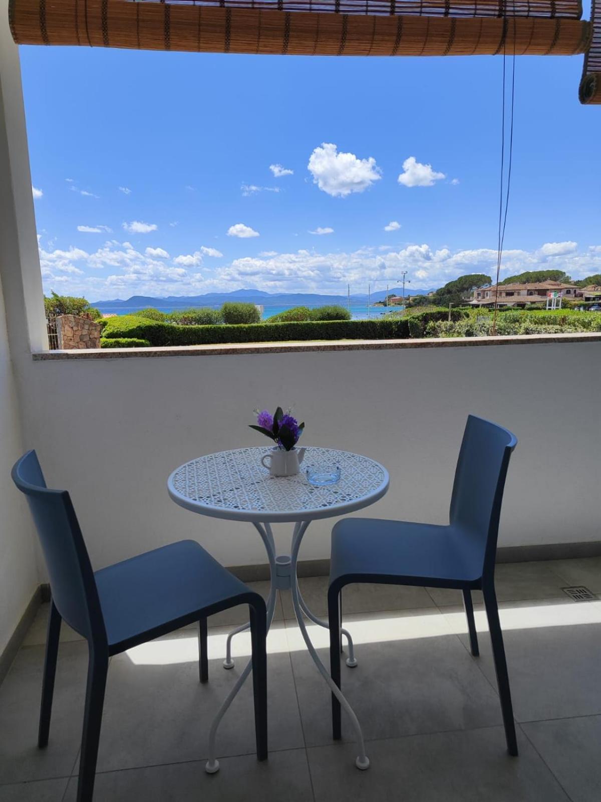 Rooms, Affittacamere Maksim Golfo Aranci Exterior photo