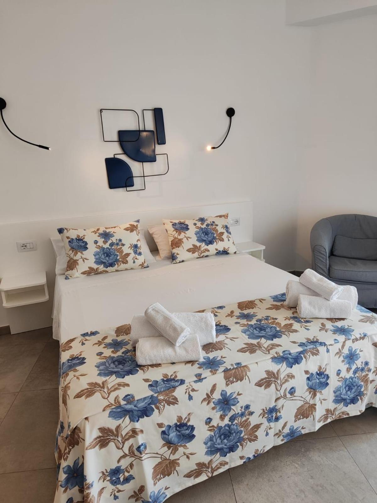 Rooms, Affittacamere Maksim Golfo Aranci Exterior photo
