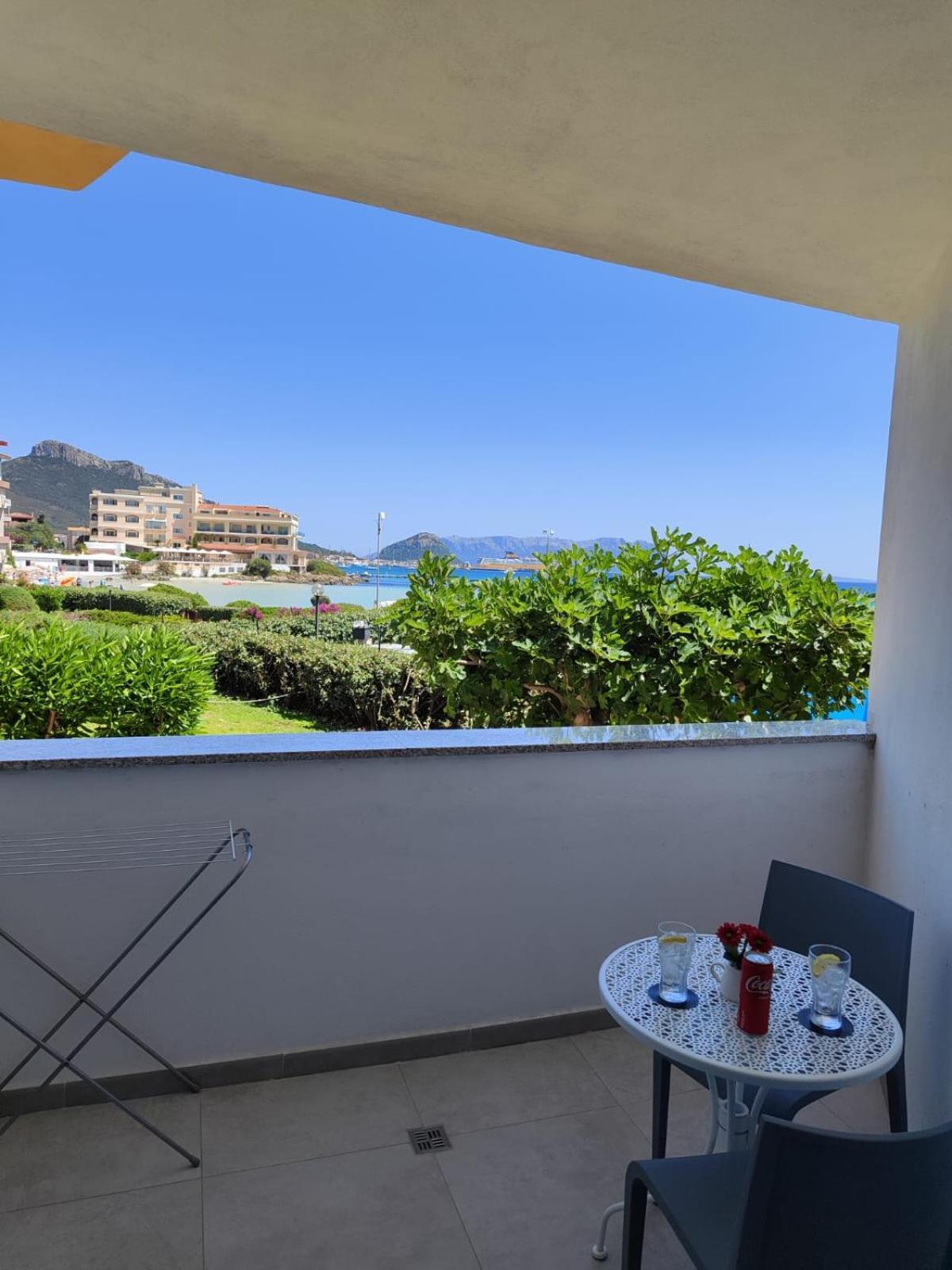 Rooms, Affittacamere Maksim Golfo Aranci Exterior photo